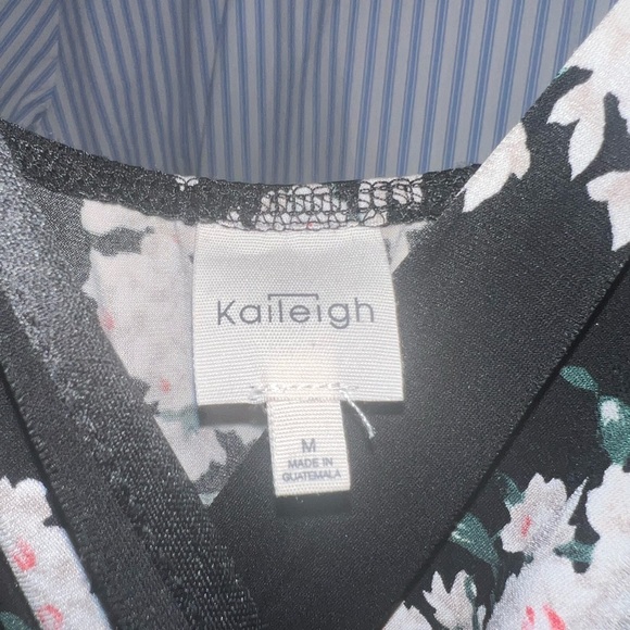 Kaileigh jumpsuit black with floral print adjustable straps, - Picture 2 of 10